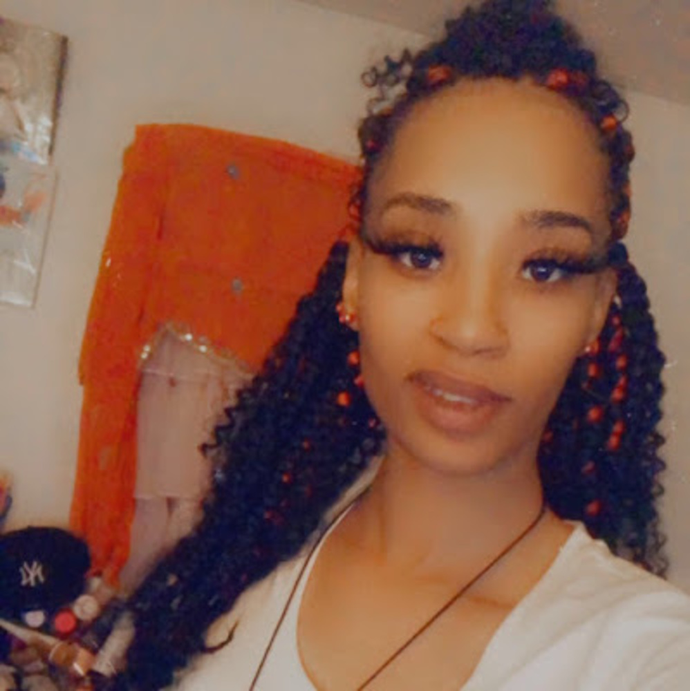 Meet your Posher, Demetria